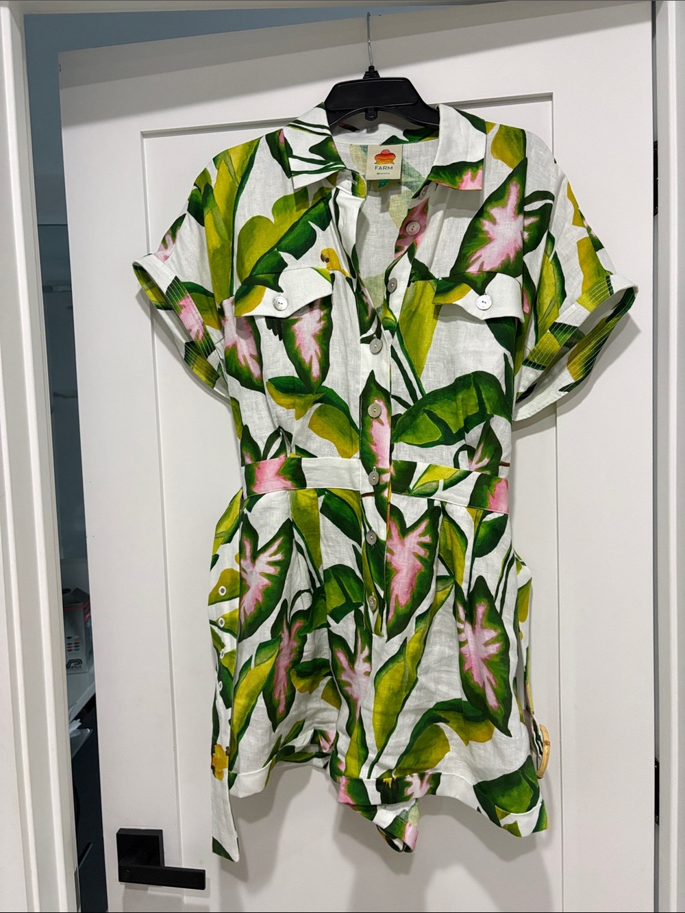 FARM Rio Green & Pink Tropical Print linen Shorts Romper. Like NEW!